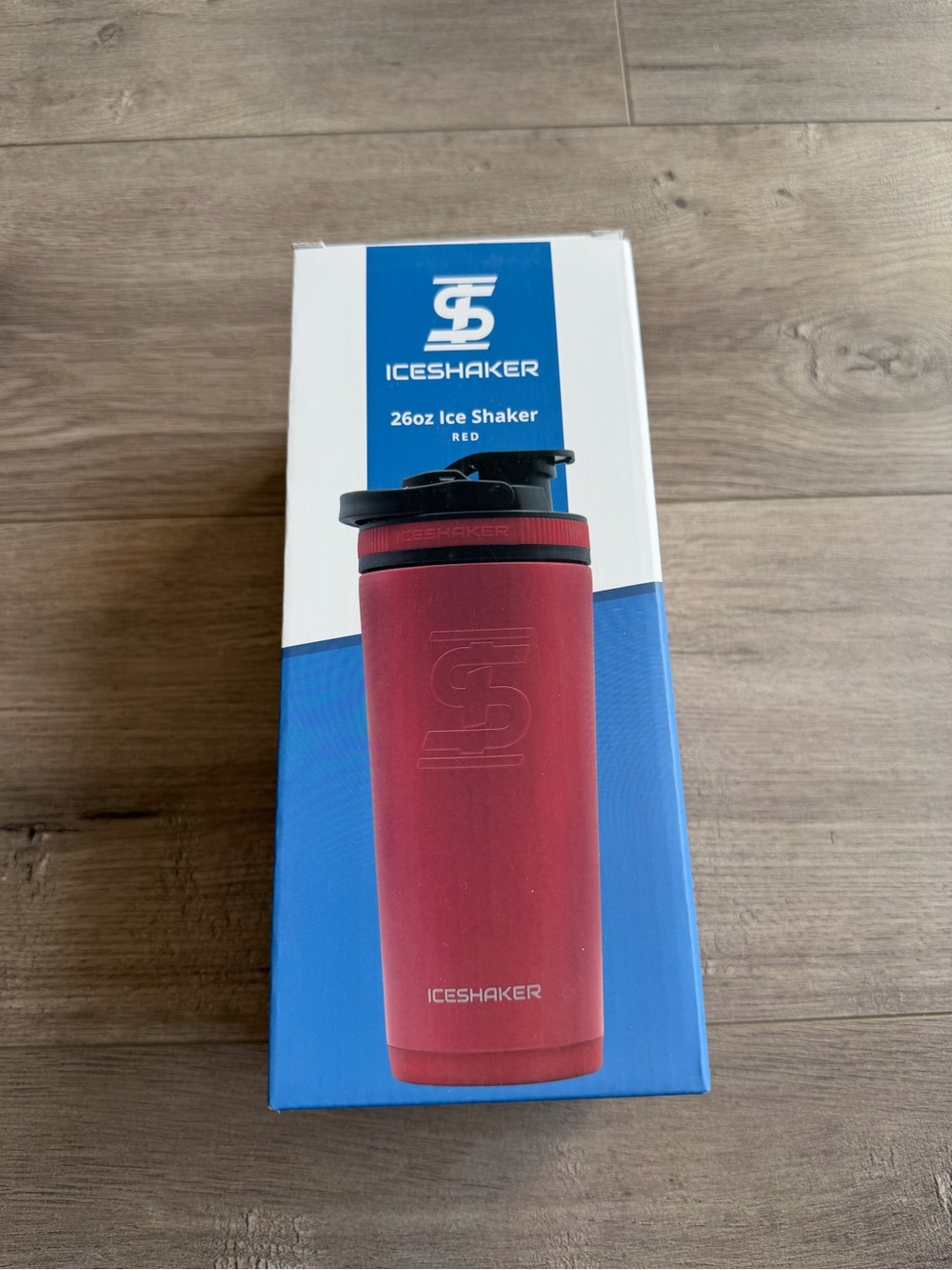NIB Ice Shaker 26 ounce Ice Shaker bottle - Red